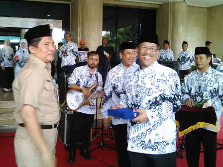 Pencarian PGRI Lombok Barat - Persatuan Guru Republik Indonesia Cabang Lombok Barat